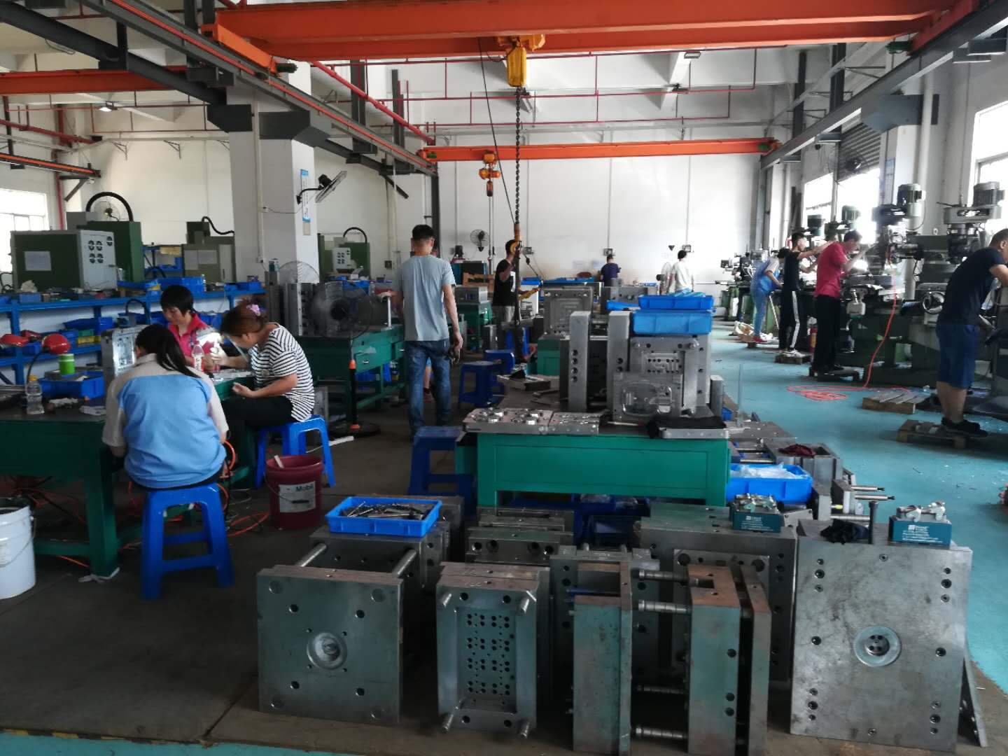冲压工艺基础：分离与成形两大工序的技术要点解析